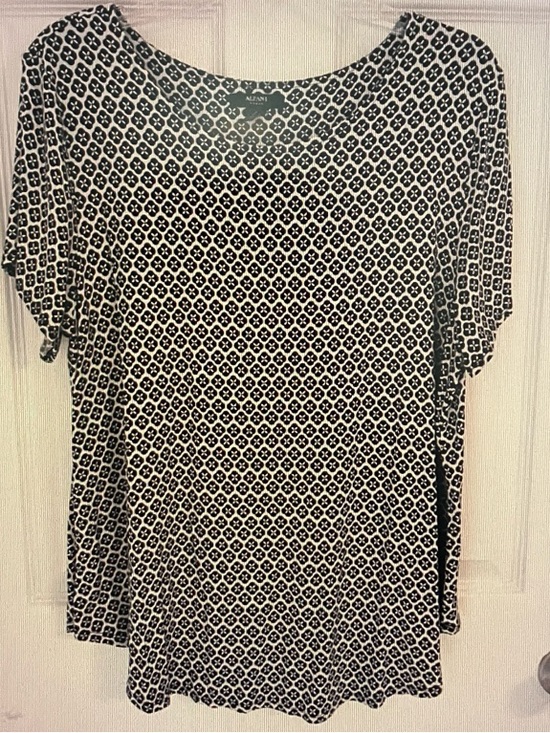 Alfani Tops - Alfani Black and White Geometric Short-Sleeve Scoop Neck Top